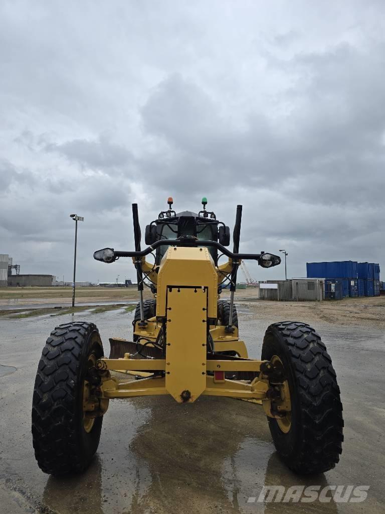 CAT 150 Motoniveladoras