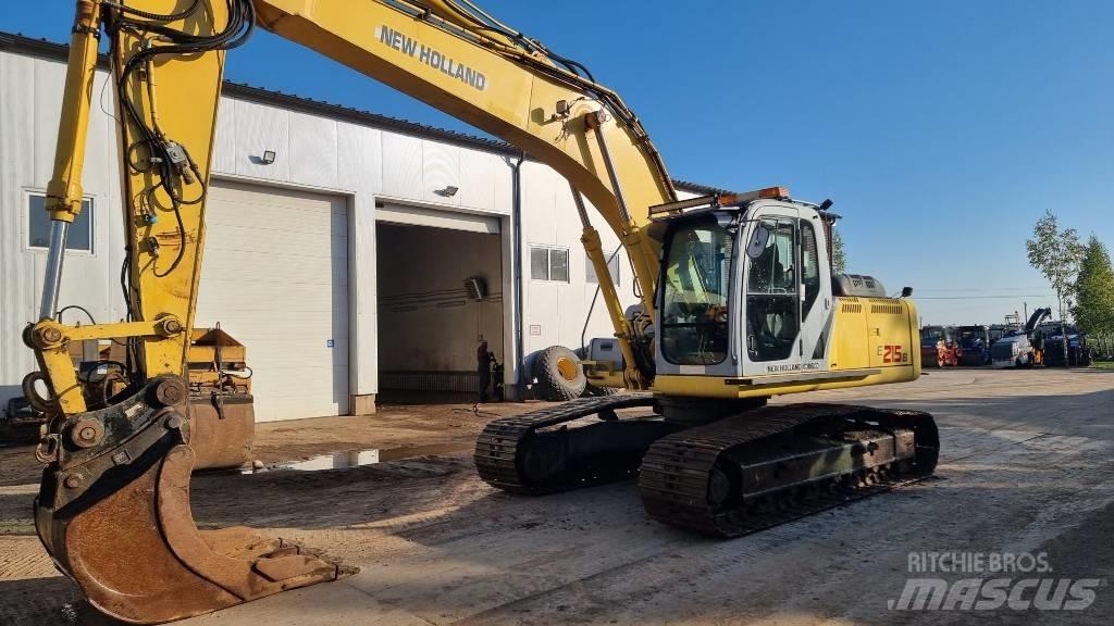 New Holland E 215 B Escavadeiras de esteiras