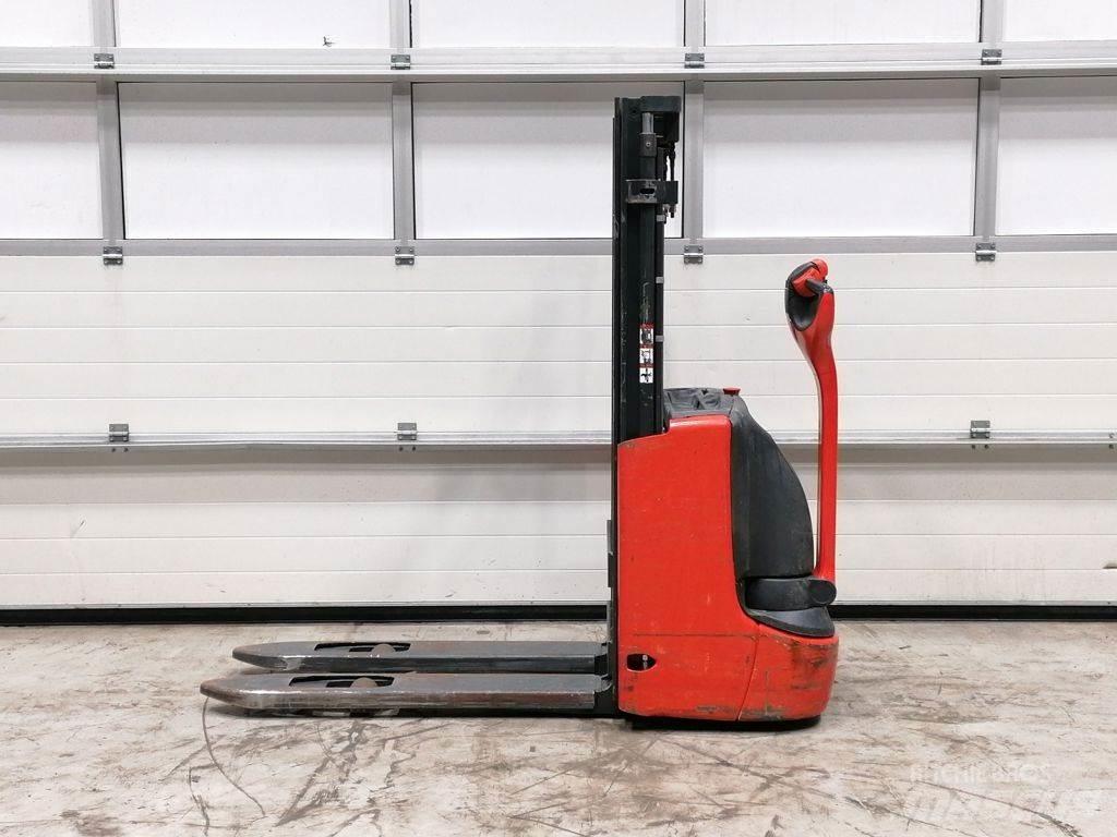 Linde L10B Empilhador para operador externo