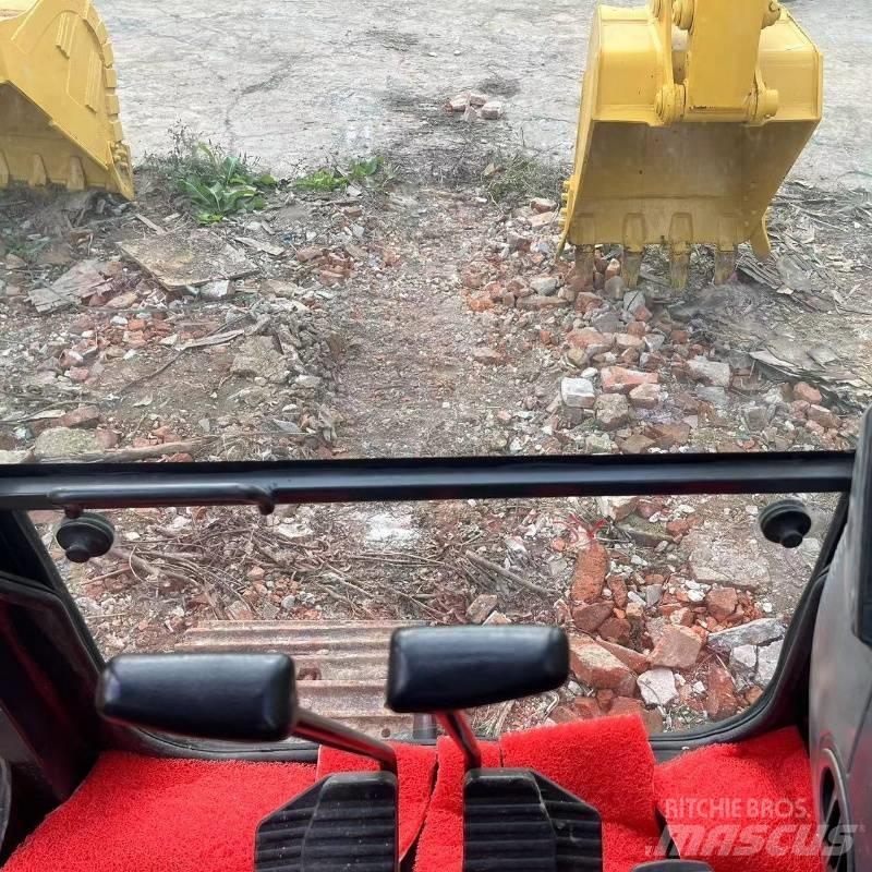 Komatsu PC 138 Escavadeiras de esteiras