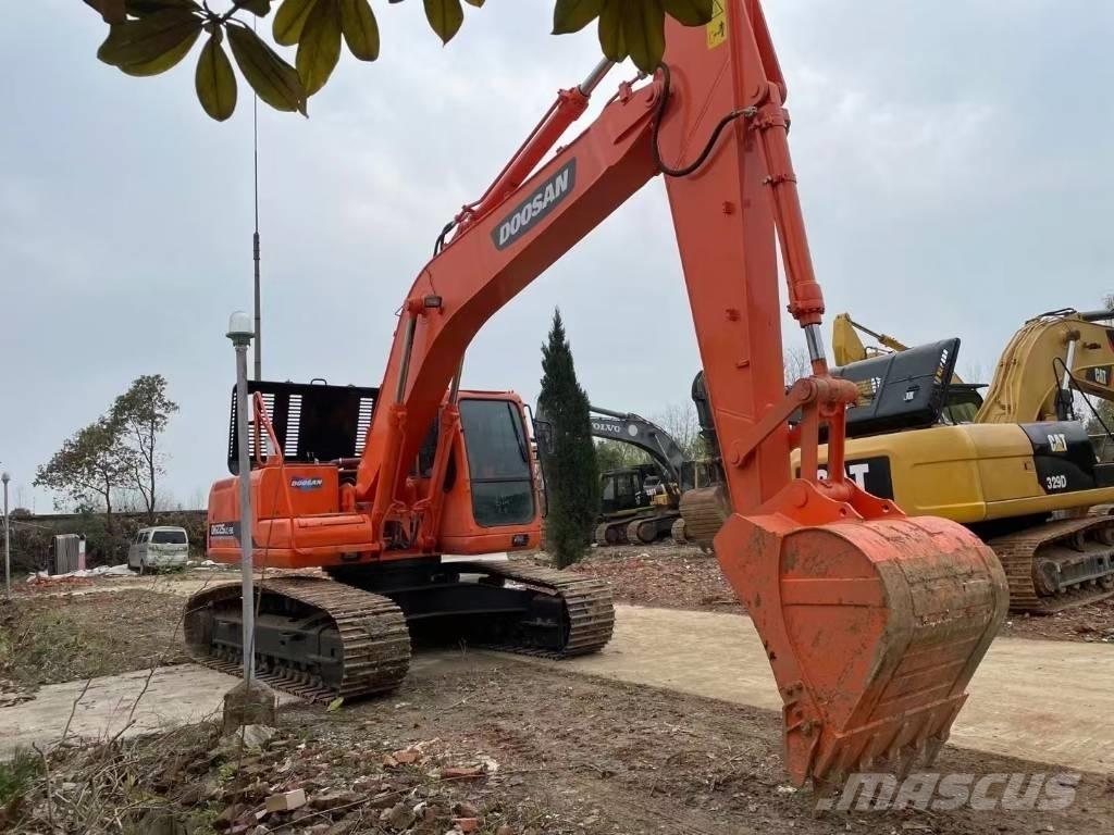 Doosan DH225LC-9E Escavadeiras de esteiras