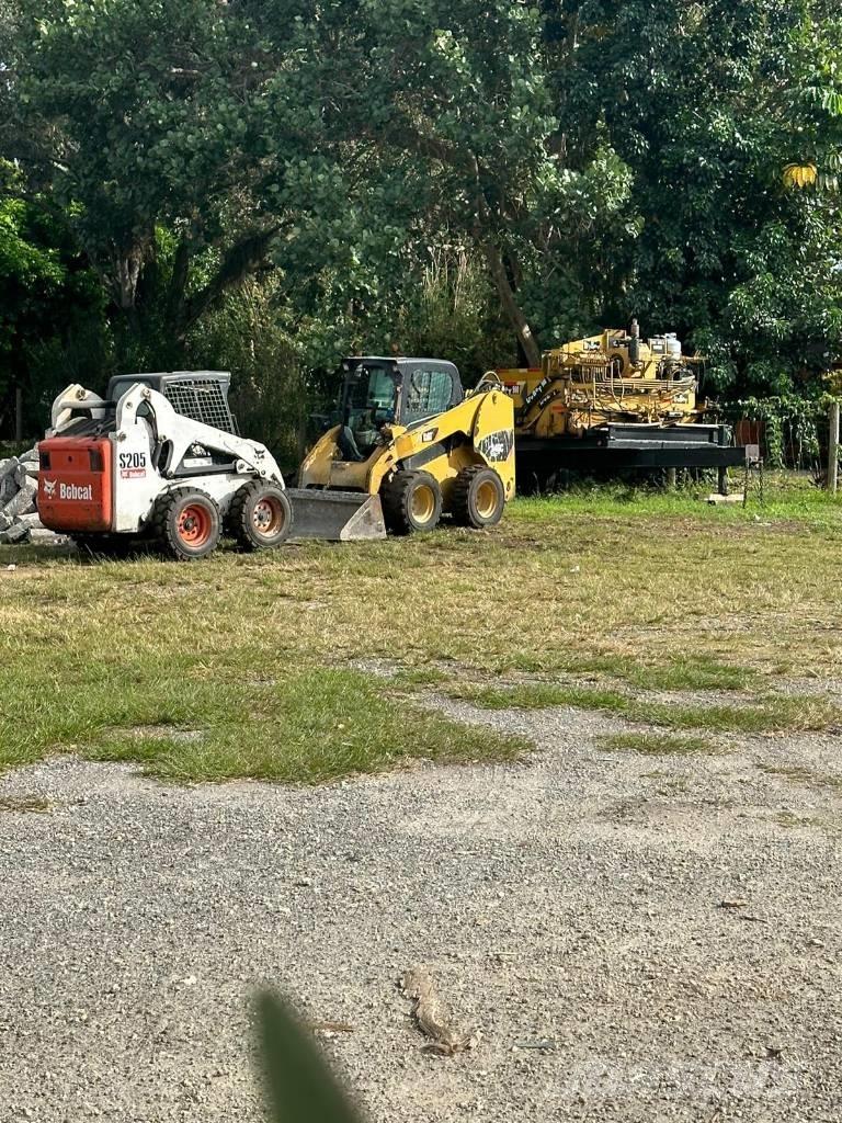 CAT 246 C Minicarregadeiras