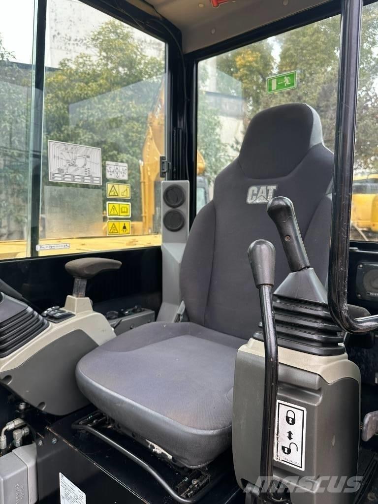 CAT 305.5 Miniescavadeiras