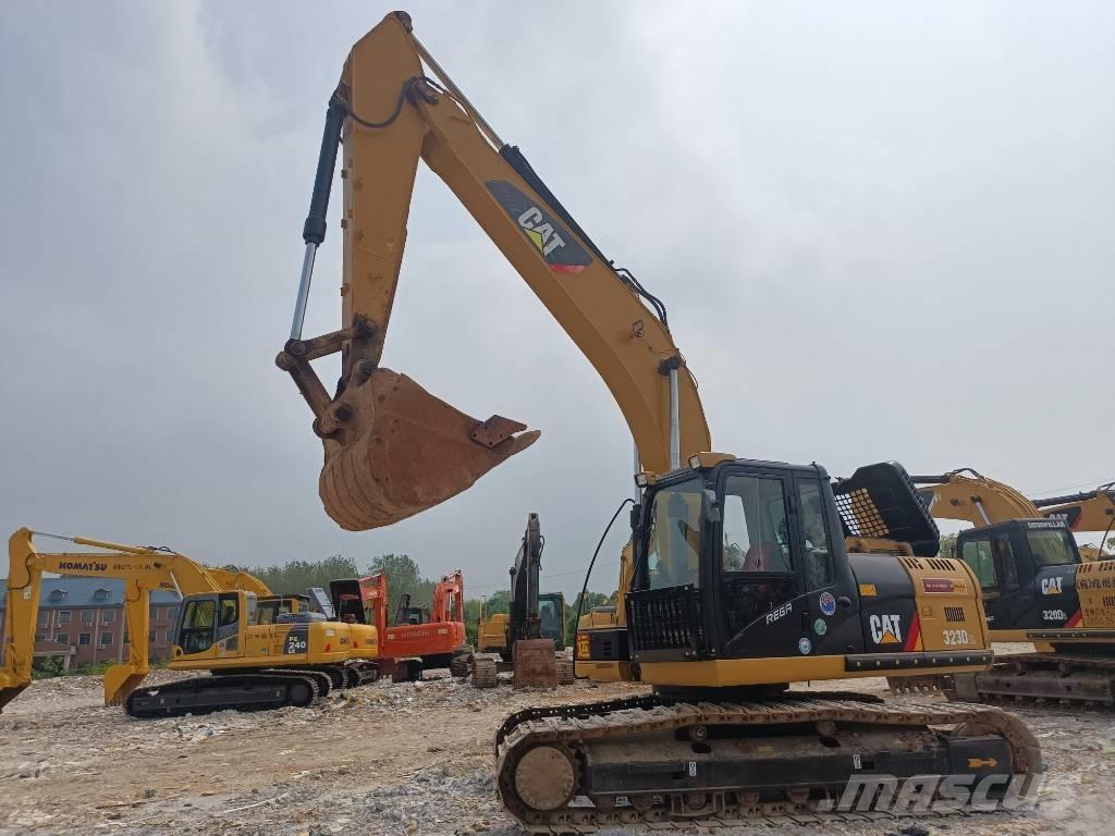 CAT 323D2L Escavadeiras de esteiras