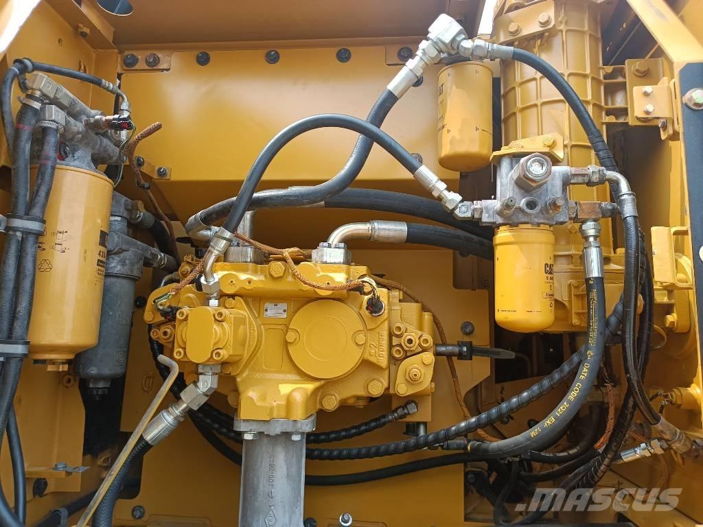 CAT 323D2L Escavadeiras de esteiras