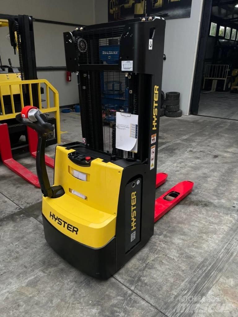 Hyster S 1.2 Empilhador para operador externo
