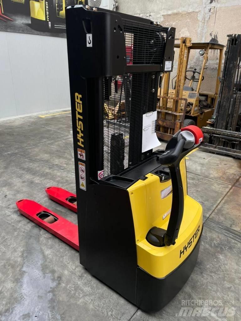 Hyster S 1.2 Empilhador para operador externo