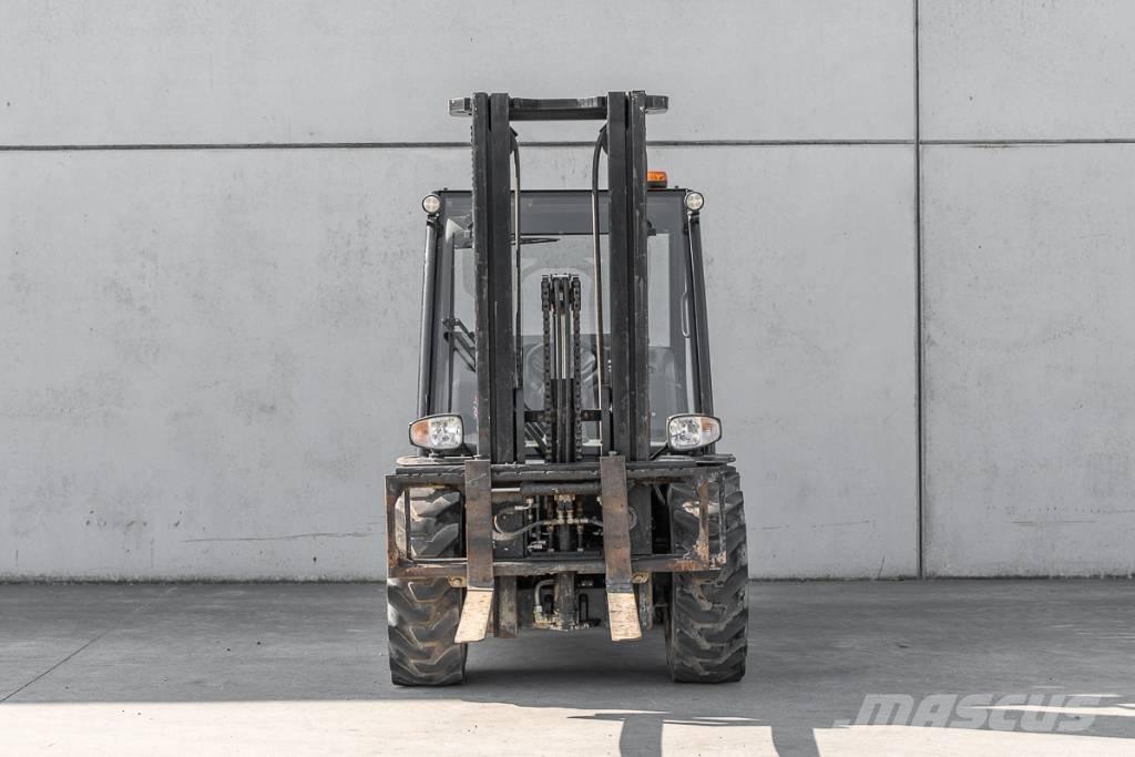 Manitou MC 25-4 Empilhadores Diesel