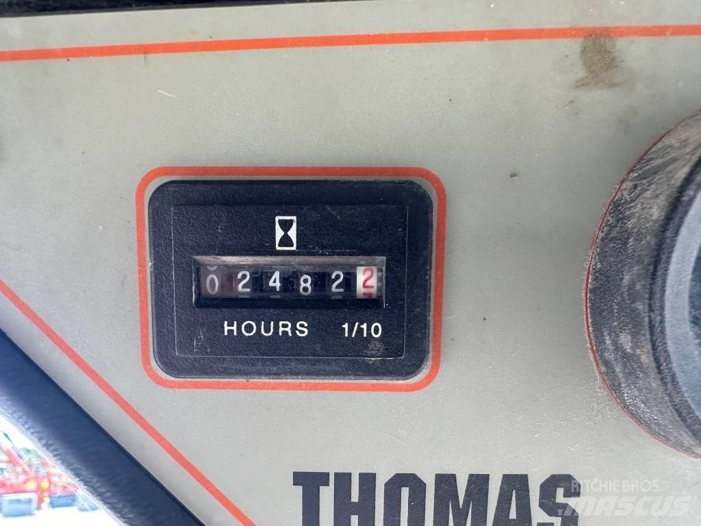 Thomas T137 Minicarregadeiras