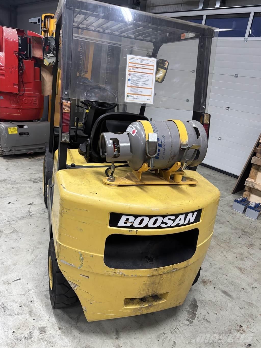 Doosan G30 Empilhadores a gás