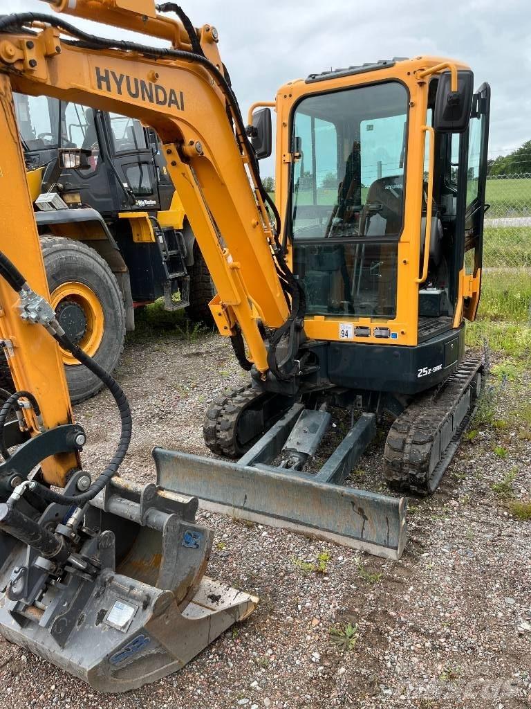 Hyundai R25Z-9 AK Miniescavadeiras