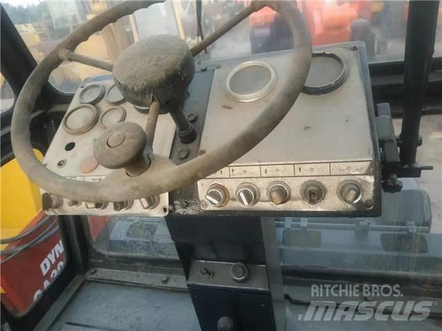 Dynapac CC421 Cilindros Compactadores monocilíndricos