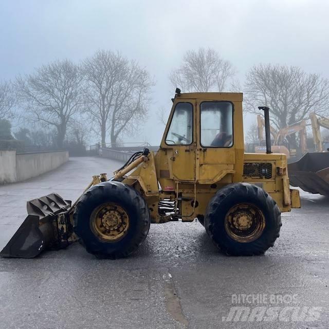 CAT 910 Carregadeiras de rodas