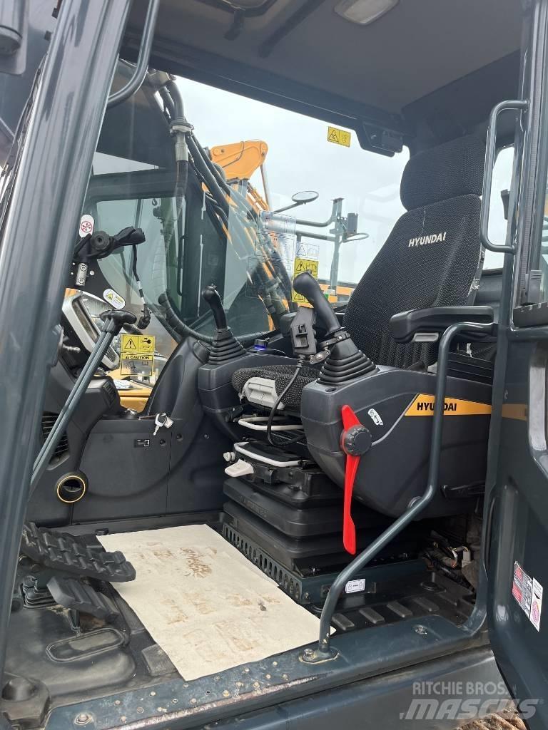Hyundai HX 220 Escavadeiras de esteiras