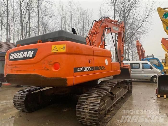 Doosan DX 300 Escavadeiras de esteiras