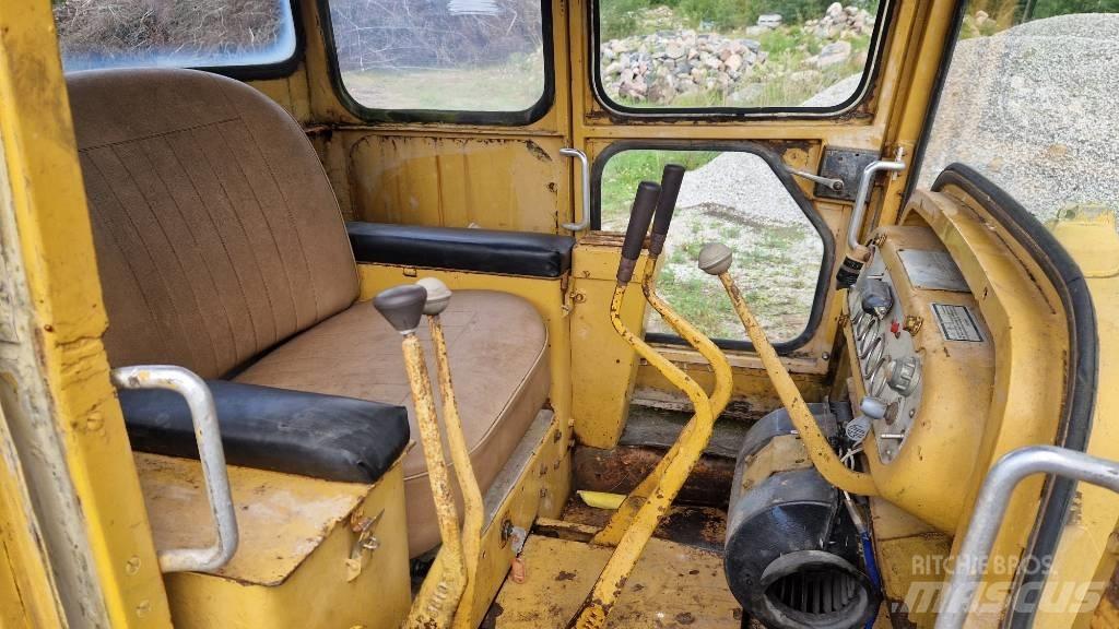 CAT D 4 D Dozers - Tratores rastos