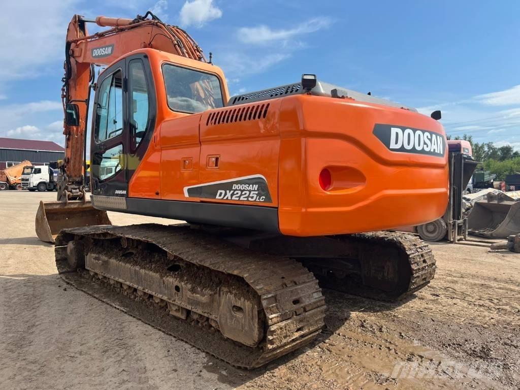 Doosan DX 225 LC Escavadeiras de esteiras