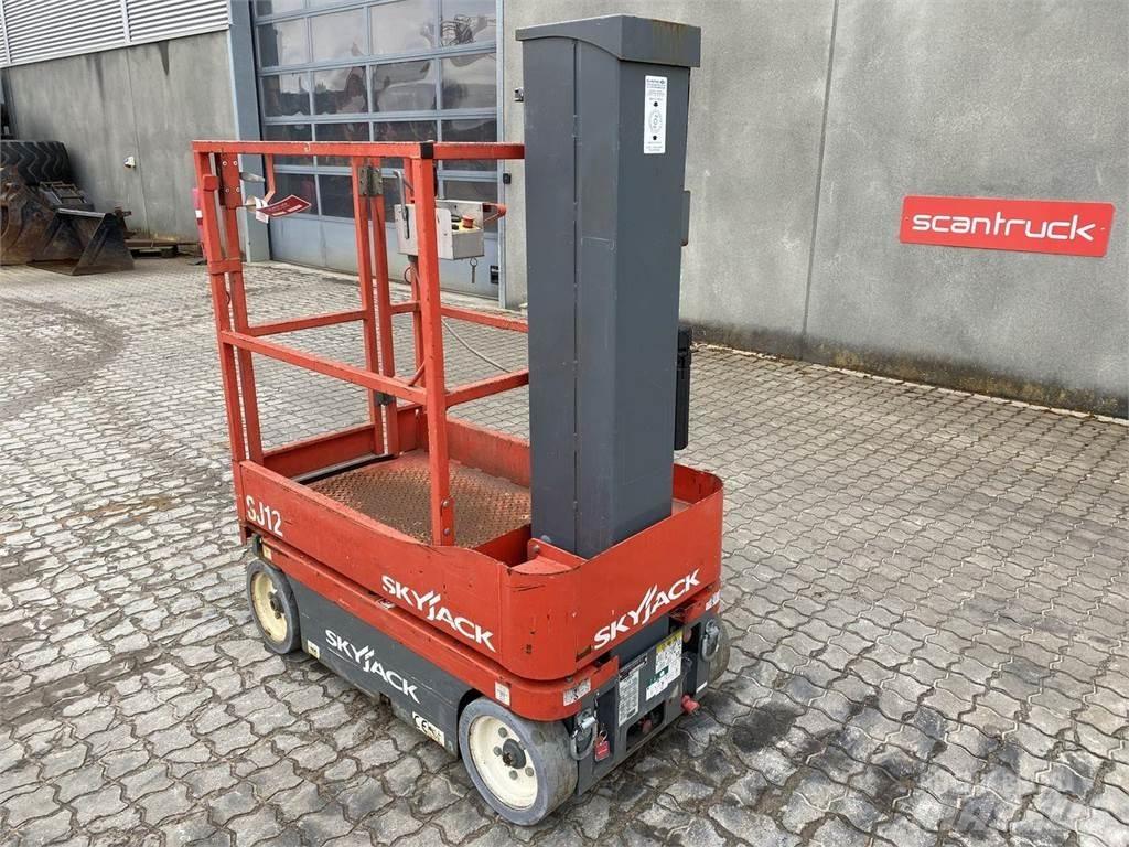 SkyJack SJ12 Plataformas de Mastro Vertical