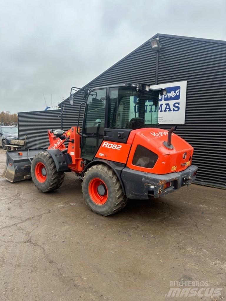 Kubota R 082 Carregadeiras de rodas