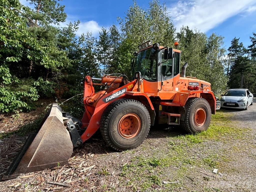 Doosan DL 250Z Carregadeiras de rodas