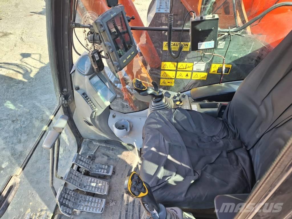 Hitachi ZX225USLC-5 Escavadeiras de esteiras