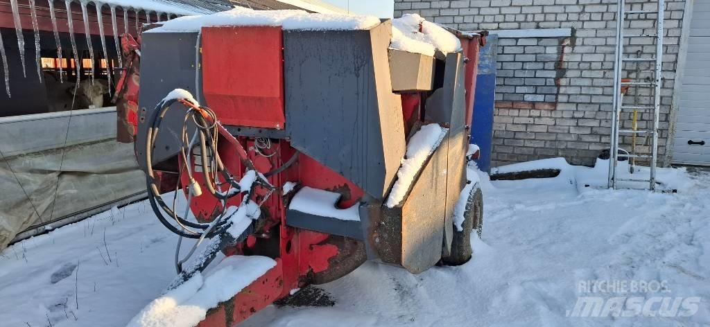 Kuhn Primor 3560 Cortadores, moinhos e desenroladores de fardos