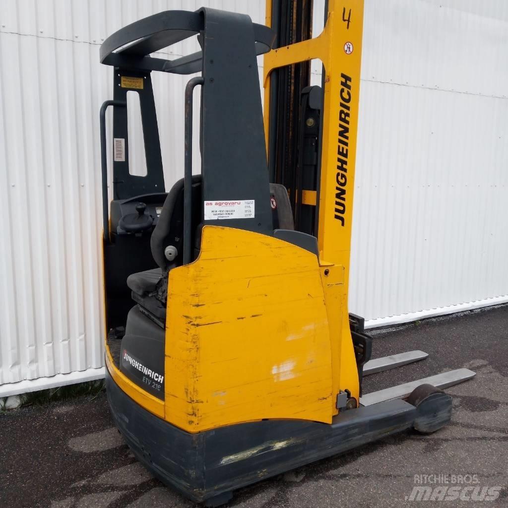 Jungheinrich ETV 216 Empilhadores Elevadores