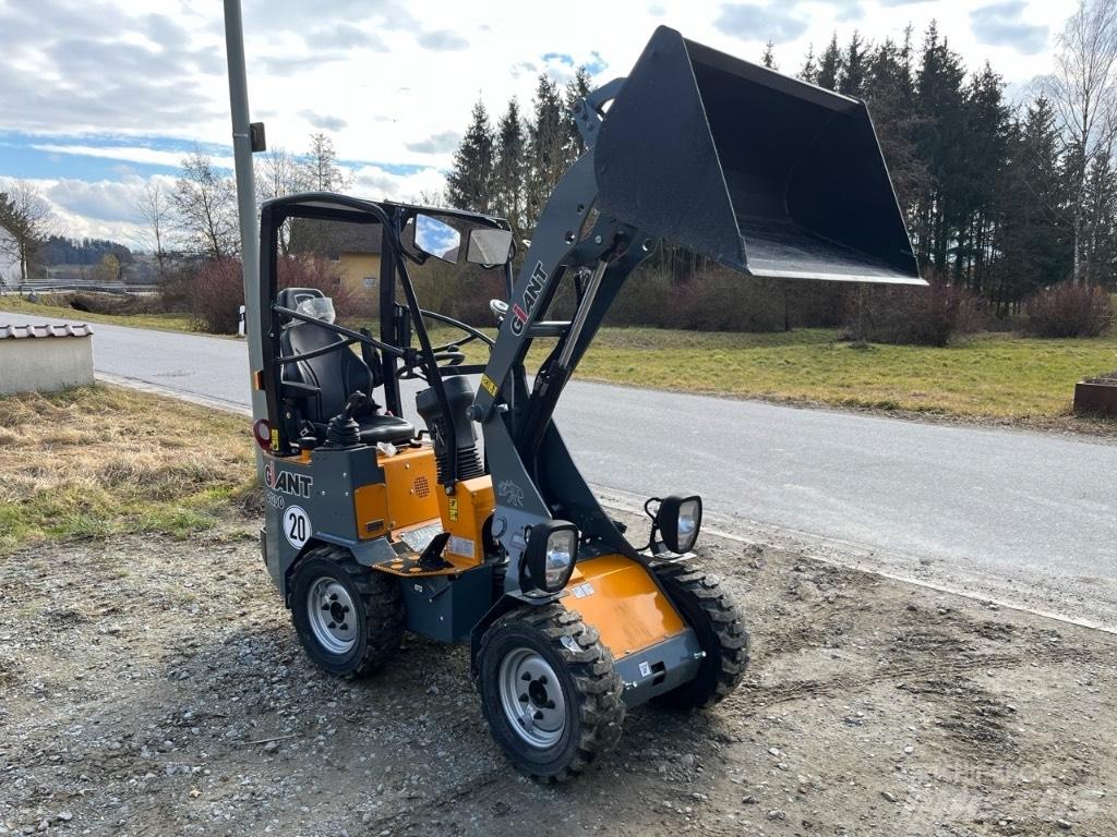 GiANT G 1200 Mini carregadoras