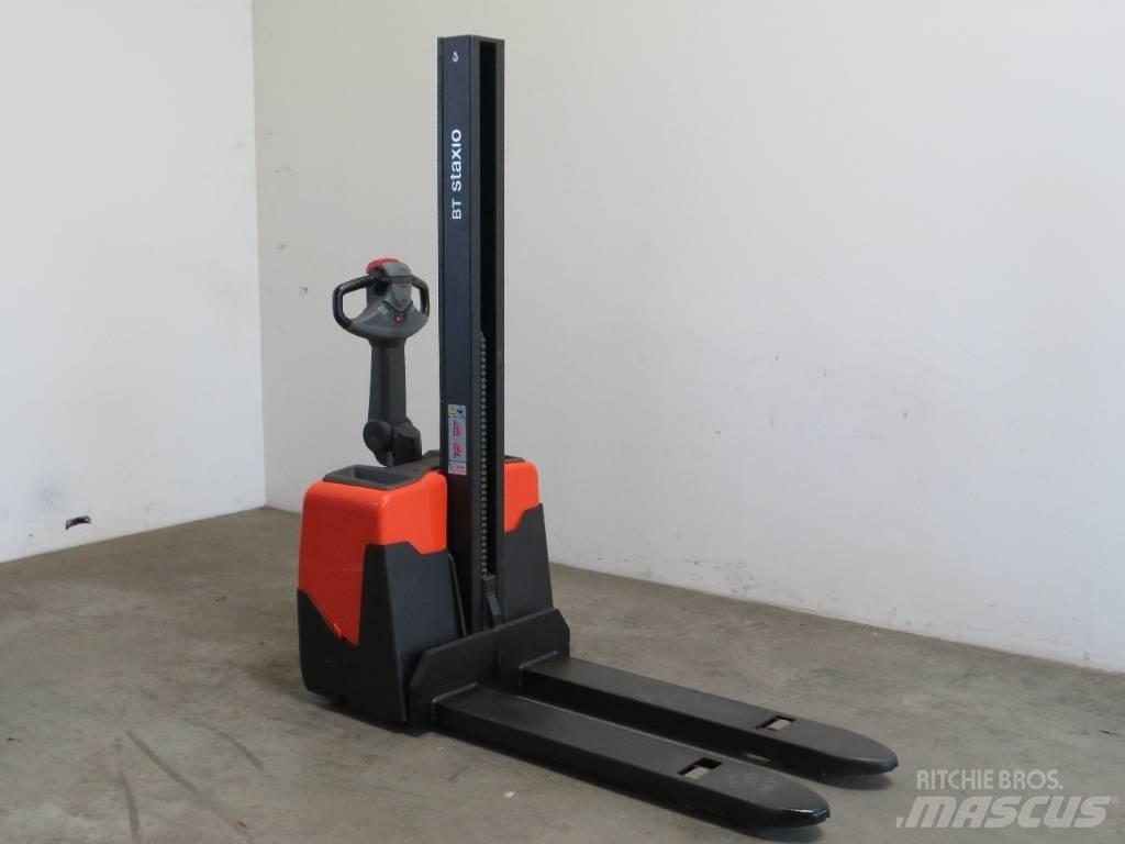 BT HWE 100 Empilhador para operador externo