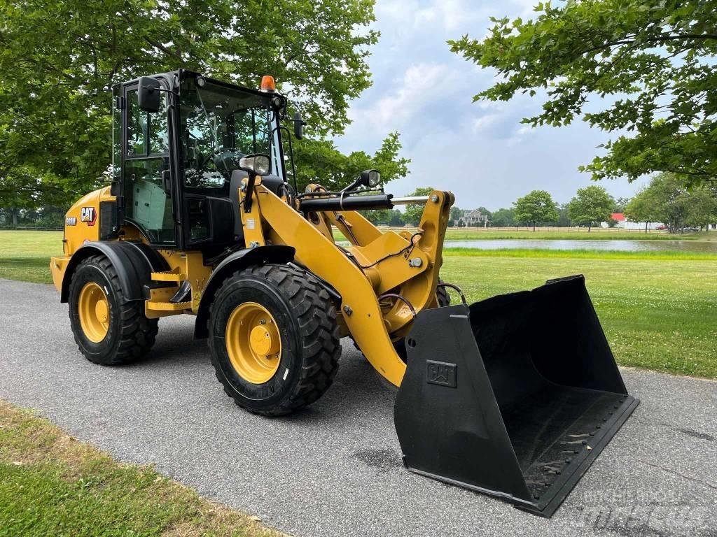 CAT 908M Carregadeiras de rodas