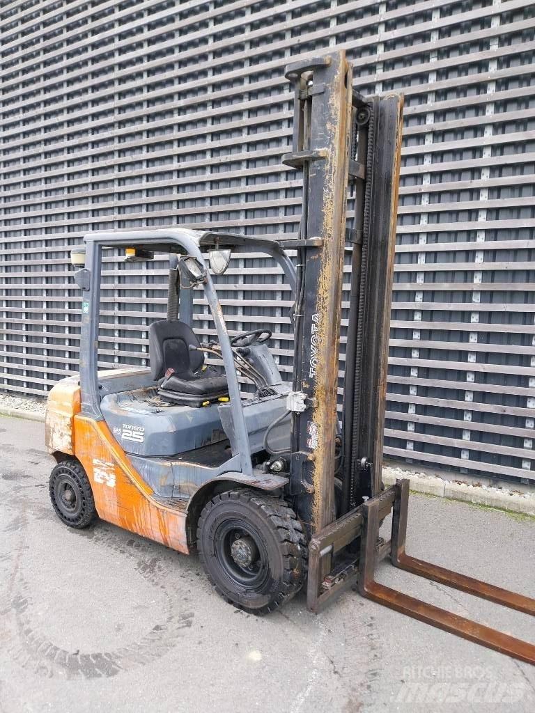 Toyota 25 Empilhadores Diesel