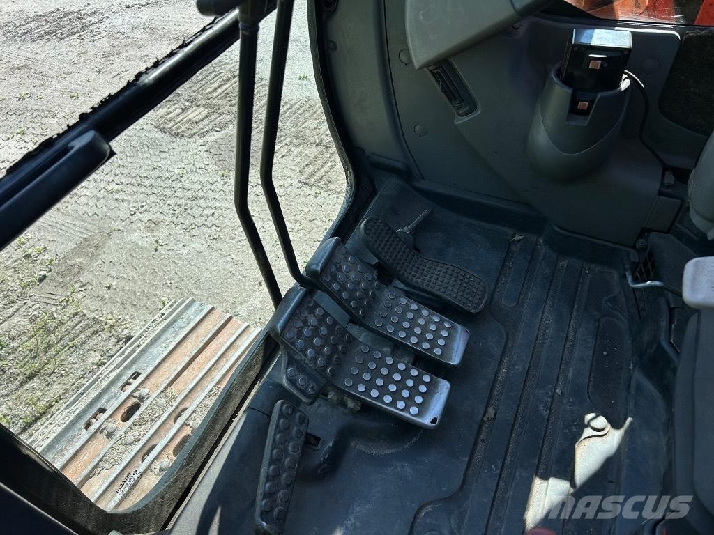 Hitachi ZX 135 US Escavadeiras de esteiras