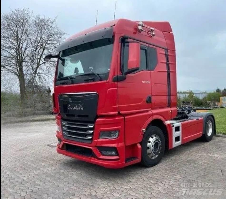 Shacman truck head Reboques basculantes