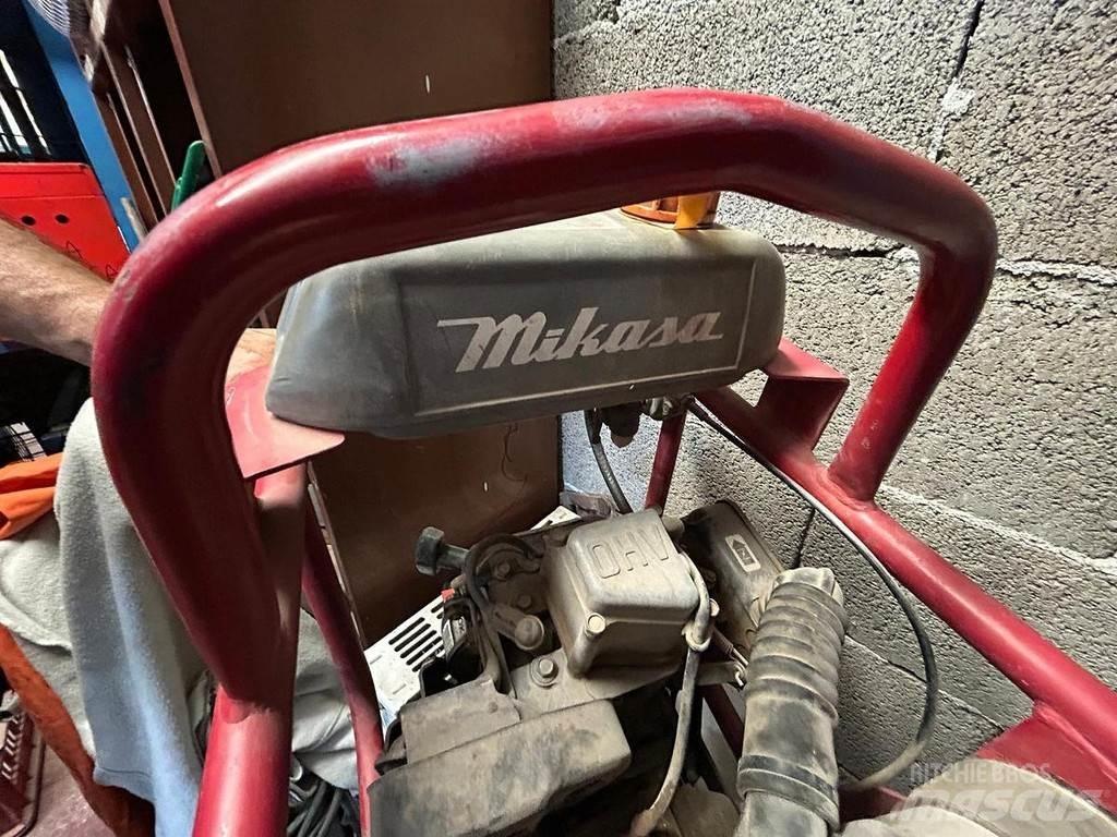 Mikasa MTR-40F Vibradores