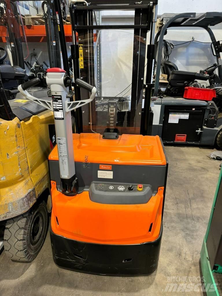 Rocla SWS16 Empilhador para operador externo