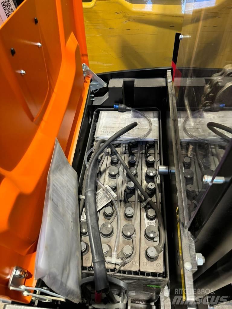 Rocla SWS16 Empilhador para operador externo