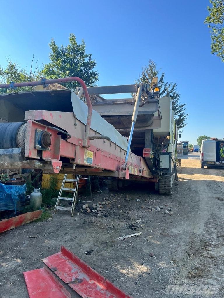 Sandvik QJ 241 Britadores móveis