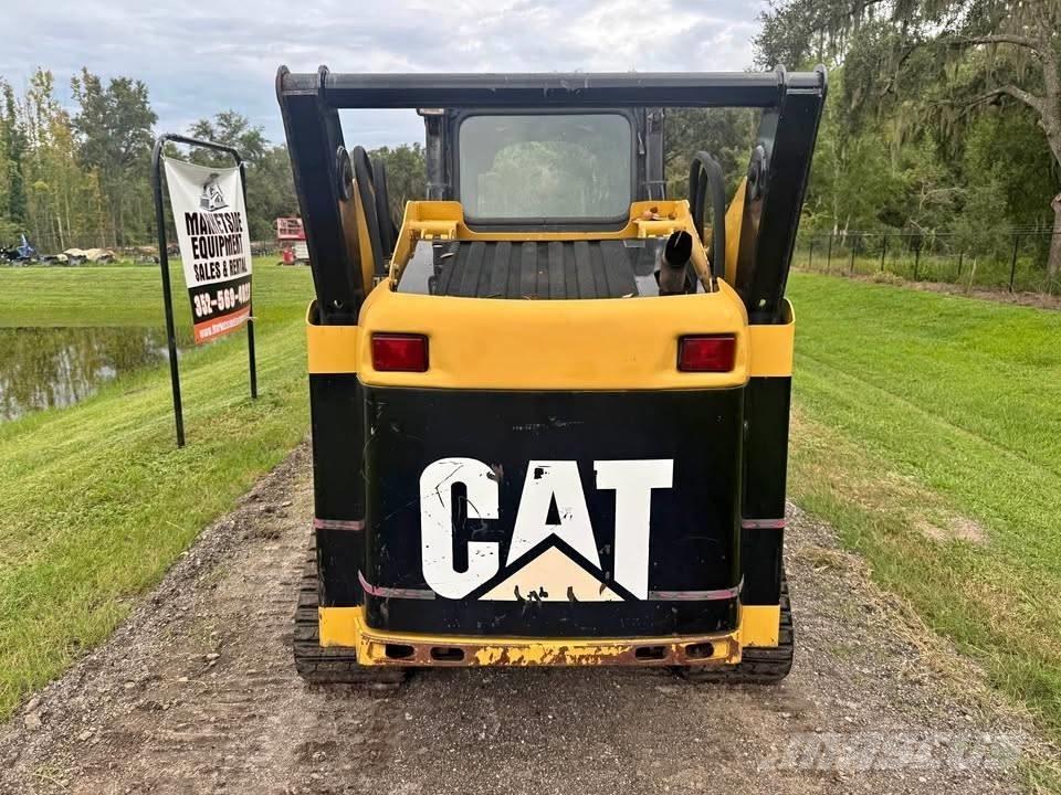 CAT 257B Minicarregadeiras