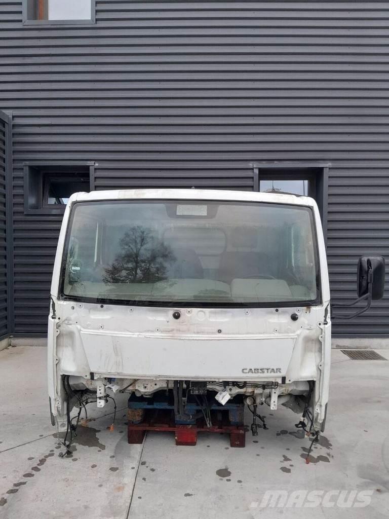 Nissan Cabstar Cabines e interior