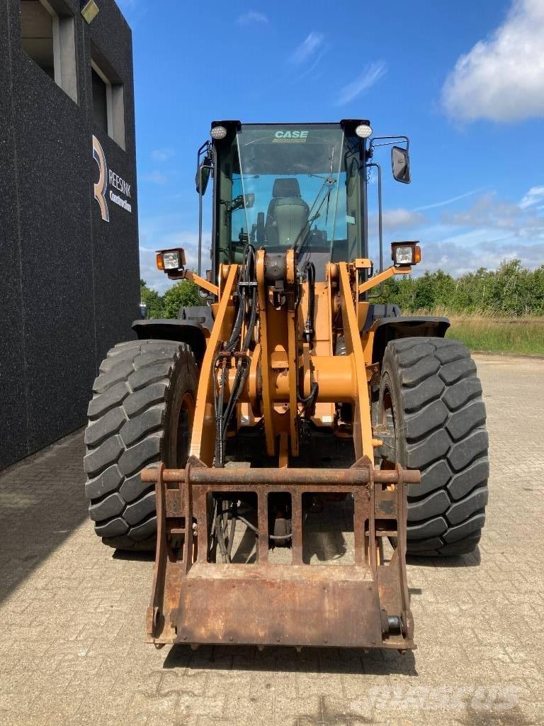 CASE 621 F XR Carregadeiras de rodas