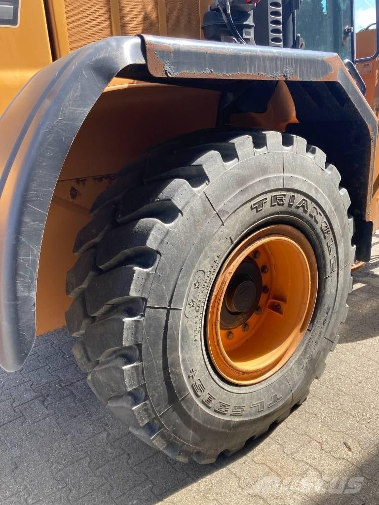 CASE 621 F XR Carregadeiras de rodas