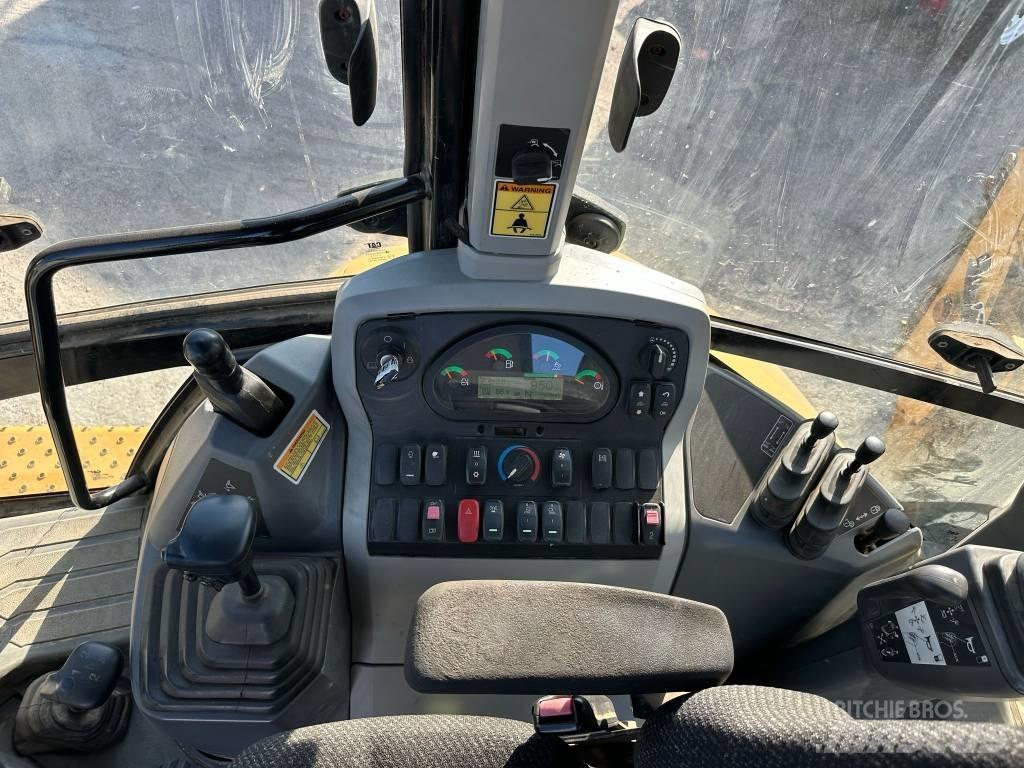 CAT 420F2 Retroescavadeiras