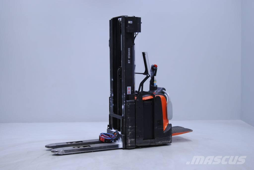 Toyota SPE140L Empilhador para operador externo