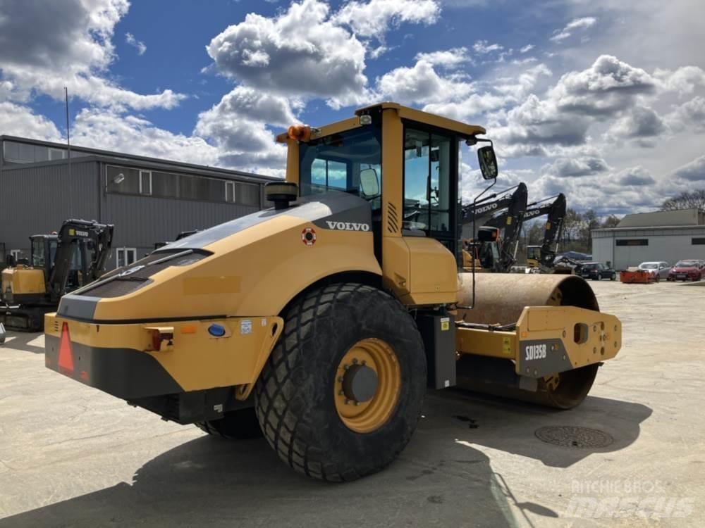 Volvo SD135B Compactadores para terra
