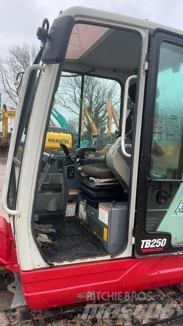 Takeuchi TB250 Miniescavadeiras