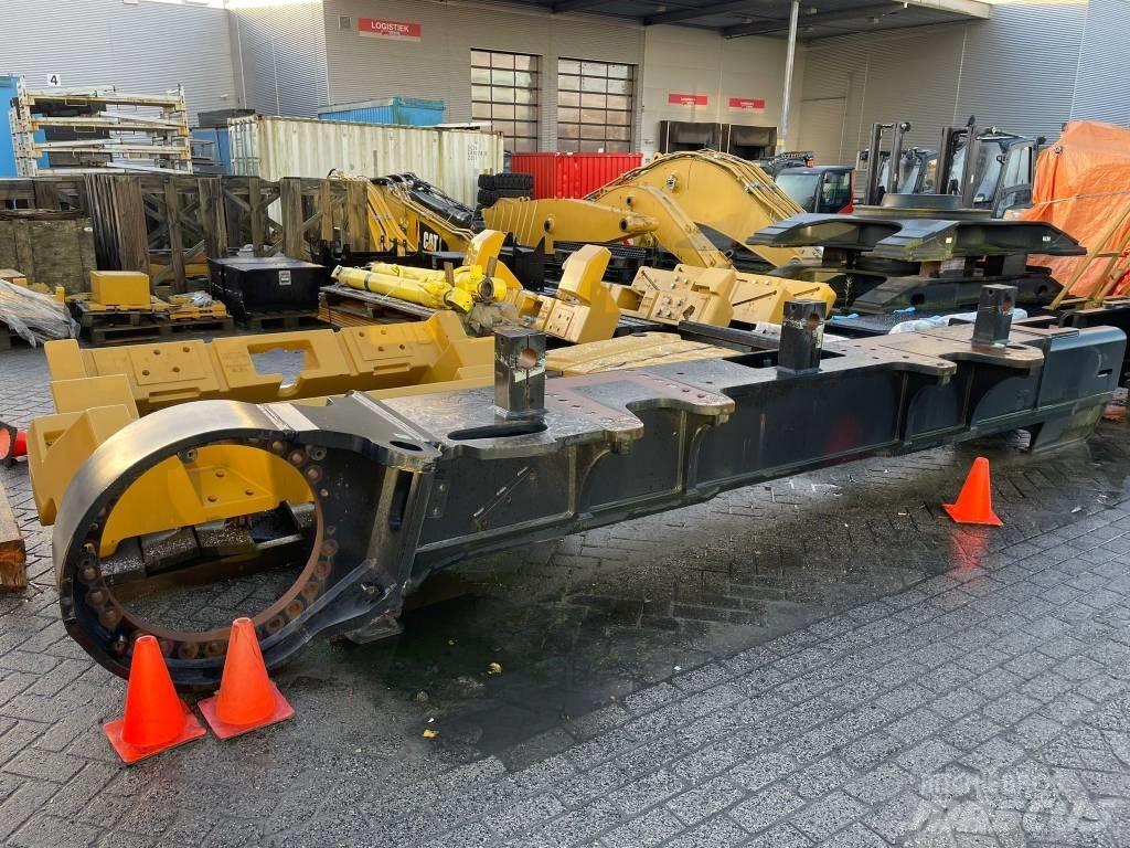 CAT 390 F L Chassis e suspensões