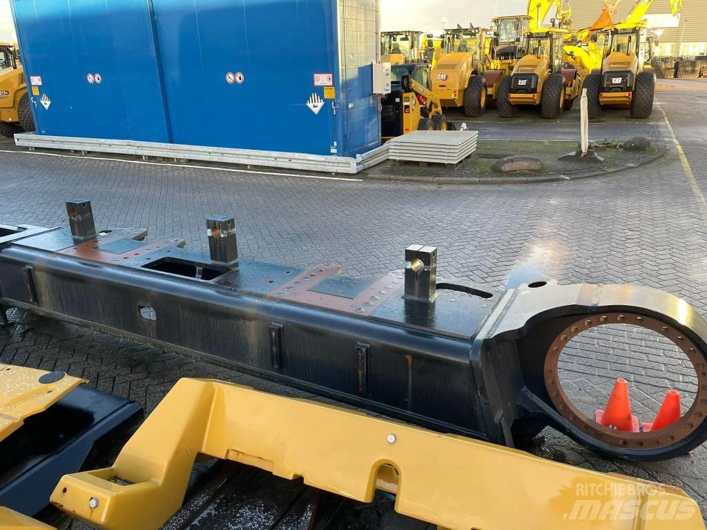 CAT 390 F L Chassis e suspensões