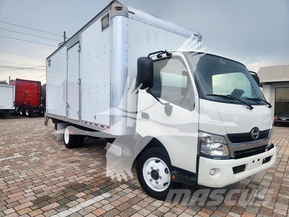Hino 195 Caminhões de caixa fechada