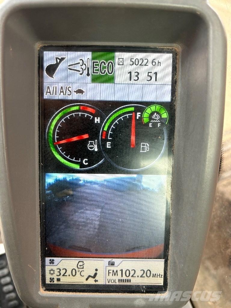 Hitachi ZX 135 US-6 Escavadeiras de esteiras