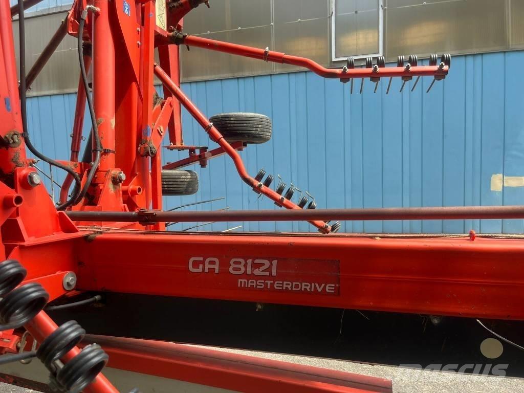 Kuhn GA 8121 Gadanheiras-fileiras